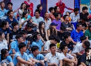 平博中国官网-比赛观众喧闹，助威声震耳欲聋