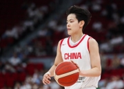 平博中国官网-杨舒予社媒发布杂志照片：这次的采访让我无限接近了解自己