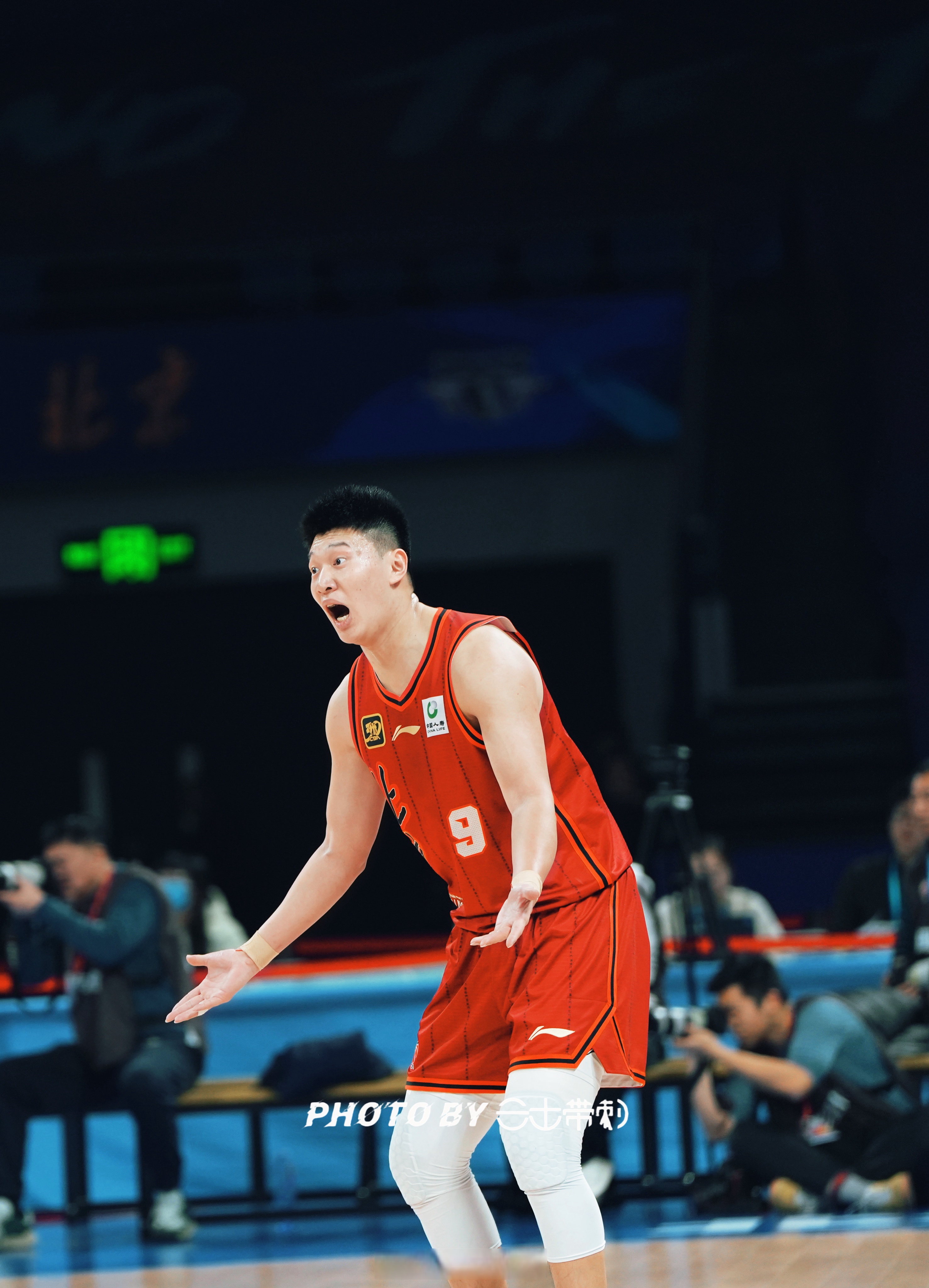 包含北京男篮战胜广州队，表现抢眼场场取胜的词条