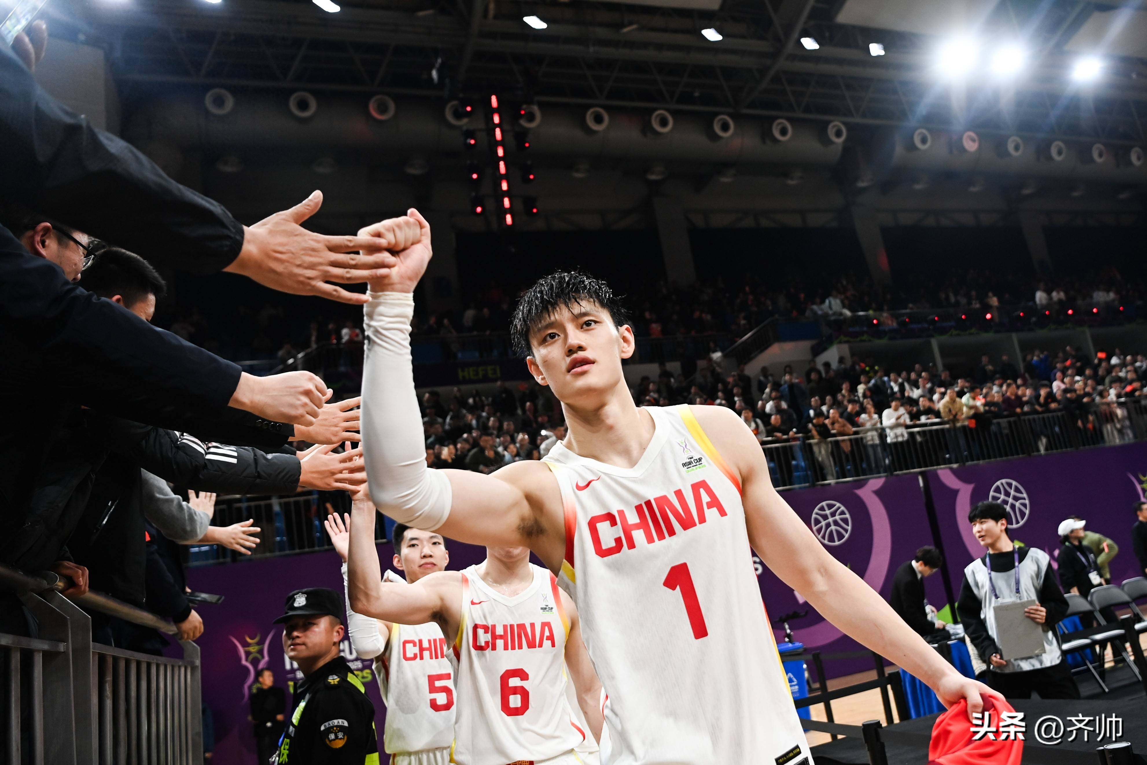 曾凡博因伤无缘亚洲杯，中国男篮：曾凡博返回俱乐部进行康复