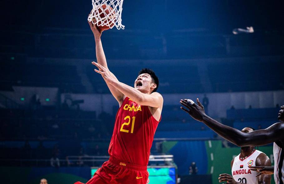 包含中国男篮球队已启程前往西班牙开启欧洲拉练的词条